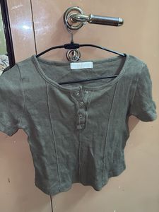 crop top in olive green colour