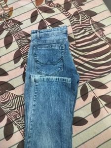 Stylish Blue Wash Jeans