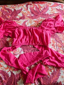 New Off-Shoulder Tie-Up Crop Top