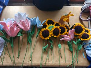 Handmade Crocheted Flowers-28 nos