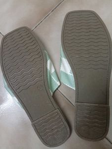 Light Blue Graphic Print Sliders