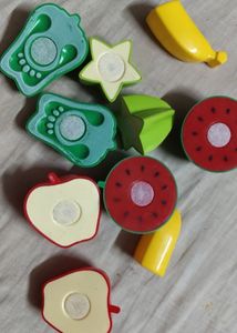 Toy Fruit Cutting Set