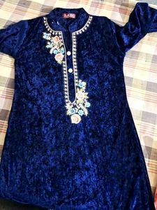 Velvet Kurta Pant set with Floral Embroidery