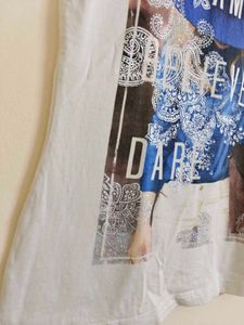 Graphic T-Shirt "Dream Believe Dare"