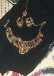 Stunning Red &amp; Crystal Necklace Set