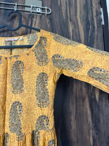 Beautiful Yellow Paisley Print Kurta