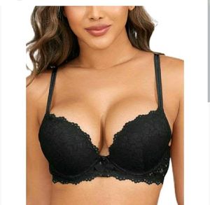 Elegant Black Lace Push-Up Bra