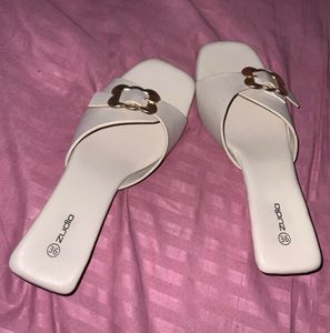 Stylish White Wedge Sandals with Gold Buckle