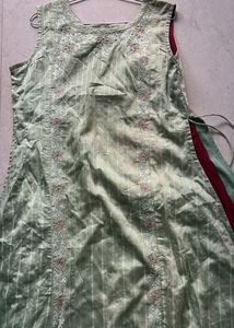 Sleeveless ethnic gown