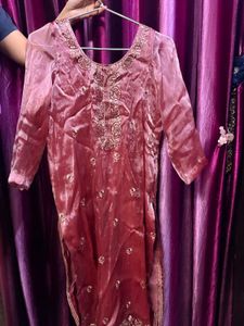Elegant Pink Kurta Set with Maroon Dupatta