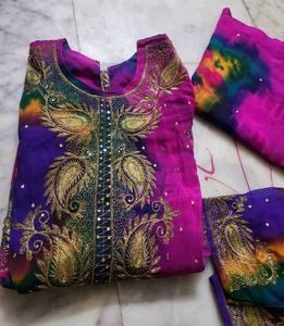 arri tari work Kurta Set with Dupatta