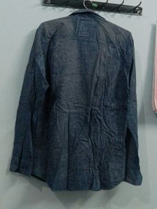 Men's Blue Patterned Button-Up Shirt