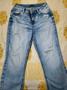 Ripped Light Wash Denim Jeans 🤍👖