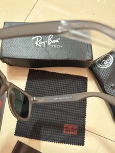 Ray-Ban Sunglasses with Case