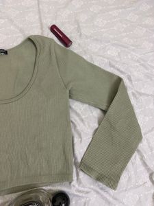 Ribbed Knit Cropped Top