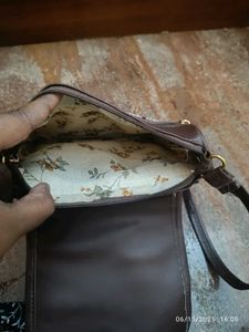 new with more compartment Stylish Crossbody Bag