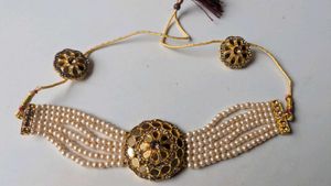 Elegant Pearl Choker with Earrings
