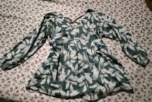 Chic Leaf Print Tunic Top