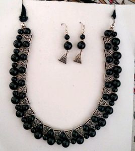 Black Beads With Earrings