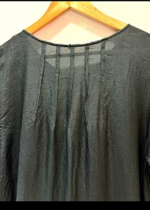 Chic Black Pleated Top