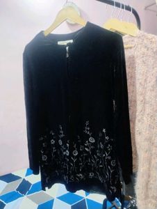 Velvet Kurta with Floral Embroidery
