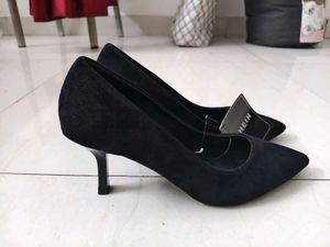 Black Suede Kitten Pumps