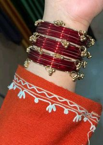 🎁 Buy 4 Get four Free 🥳🥳 Kasmiri Golden Bangles