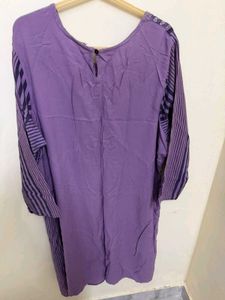 Patterned Tops Bundle - Size Medium