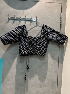 Elegant embroidery velvet Blouse
