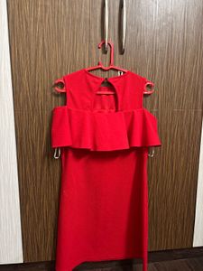 Chic Red Cold Shoulder Dress