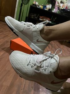 Nike Women's Lightweight Sneakers