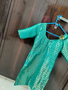 "Stunning Green &amp; Gold Ethnic Set for Sale! ✨