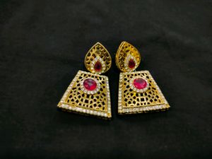 Square shape golden earrings