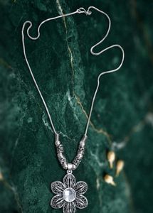 Vintage Flower Pendant Necklace