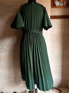 Elegant Pleated Midi Dress