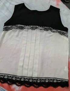 Women's Black &amp; White Lace Trim Tank Top