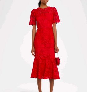 Elegant Red Lace Fishtail Dress
