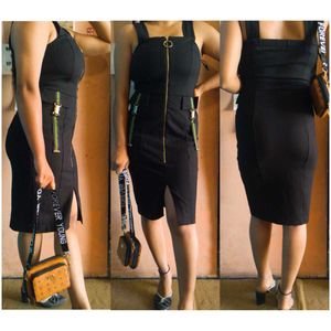 ✨✨Stylish Black Dress with Zipper Detail✨✨