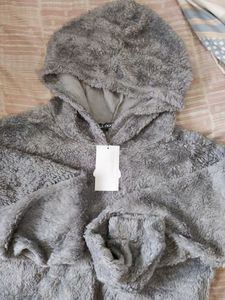 Lykkein Cozy Grey Fuzzy Cropped Hoodie