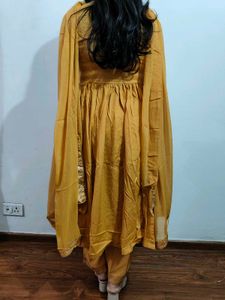 Elegant Mustard Kurta Set