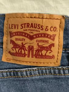 Levi's Women's classic Blue Flared Jeans