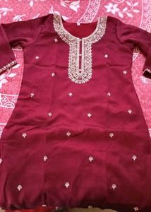 Maroon Embroidered Kurta xl