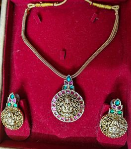 Exquisite Lakshmi Pendant Necklace &amp; Earring Set