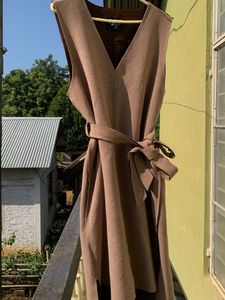 Chic Sleeveless Belted Dress