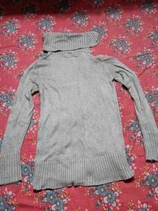 Bundle of 2 Women's sweater top ...