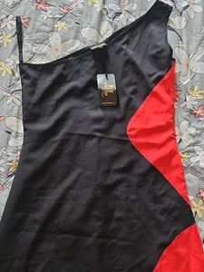 Chic Black &amp; Red One-Shoulder Dress