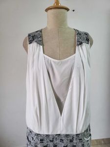 Chic Sleeveless Dress Length 34 Inches