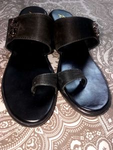 Stylish Black Flat Sandals
