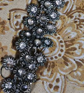 Sparkling Floral Bracelet