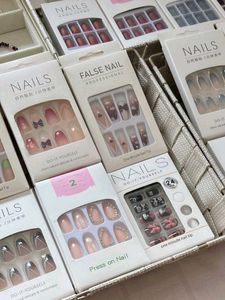 Natural 2-Minute Manicure Press-On Nails